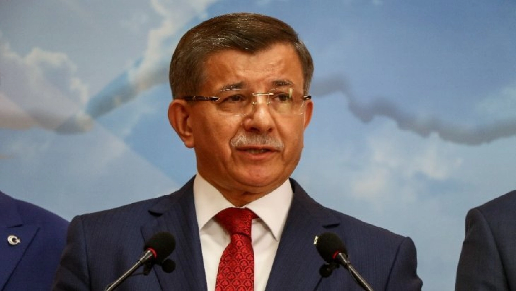 Davutoğlu, AK Parti'den istifasını açıkladı