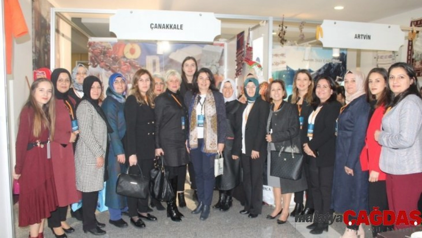 AK Parti Çanakkale Meclis üyesi kadınlar 'Yerel Yönetimde Kadın Şurası' için Ankara'da