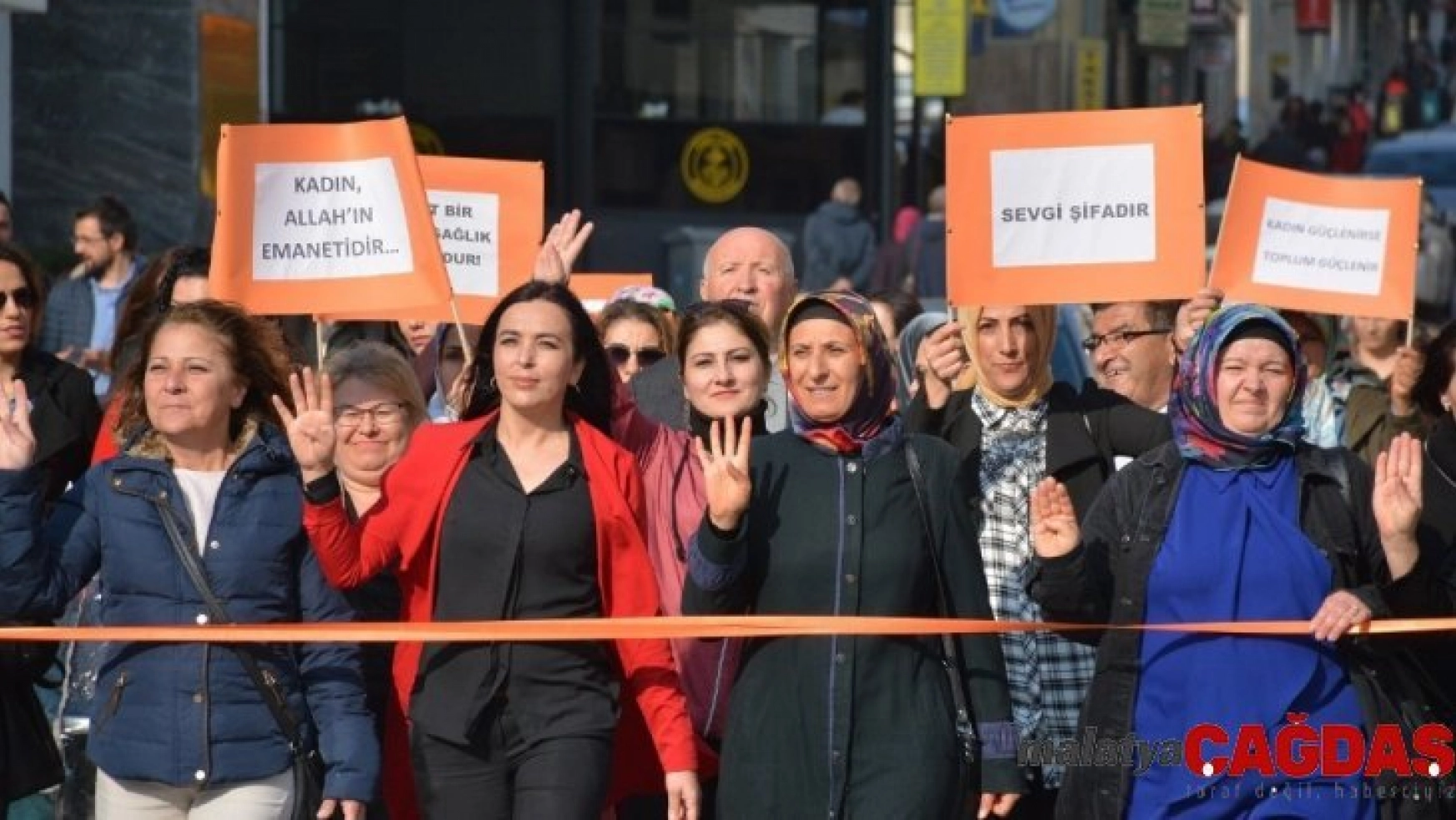 AK Parti'li kadınlar, 25 Kasım'da 'kadına şiddete dur' dedi