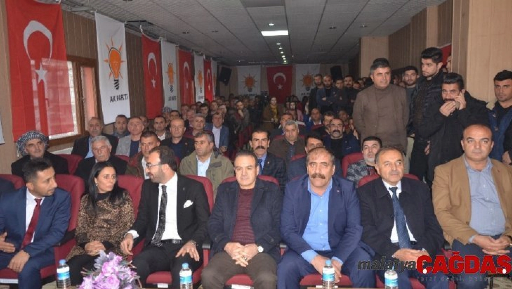 AK Parti'nin delege seçimine yoğun katılım