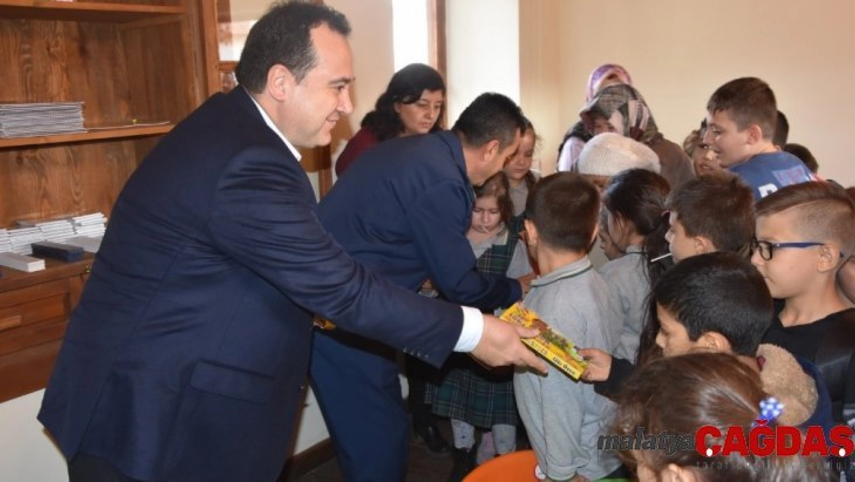 Akhisar Belediyesi'nden çocuklara kütüphane müjdesi