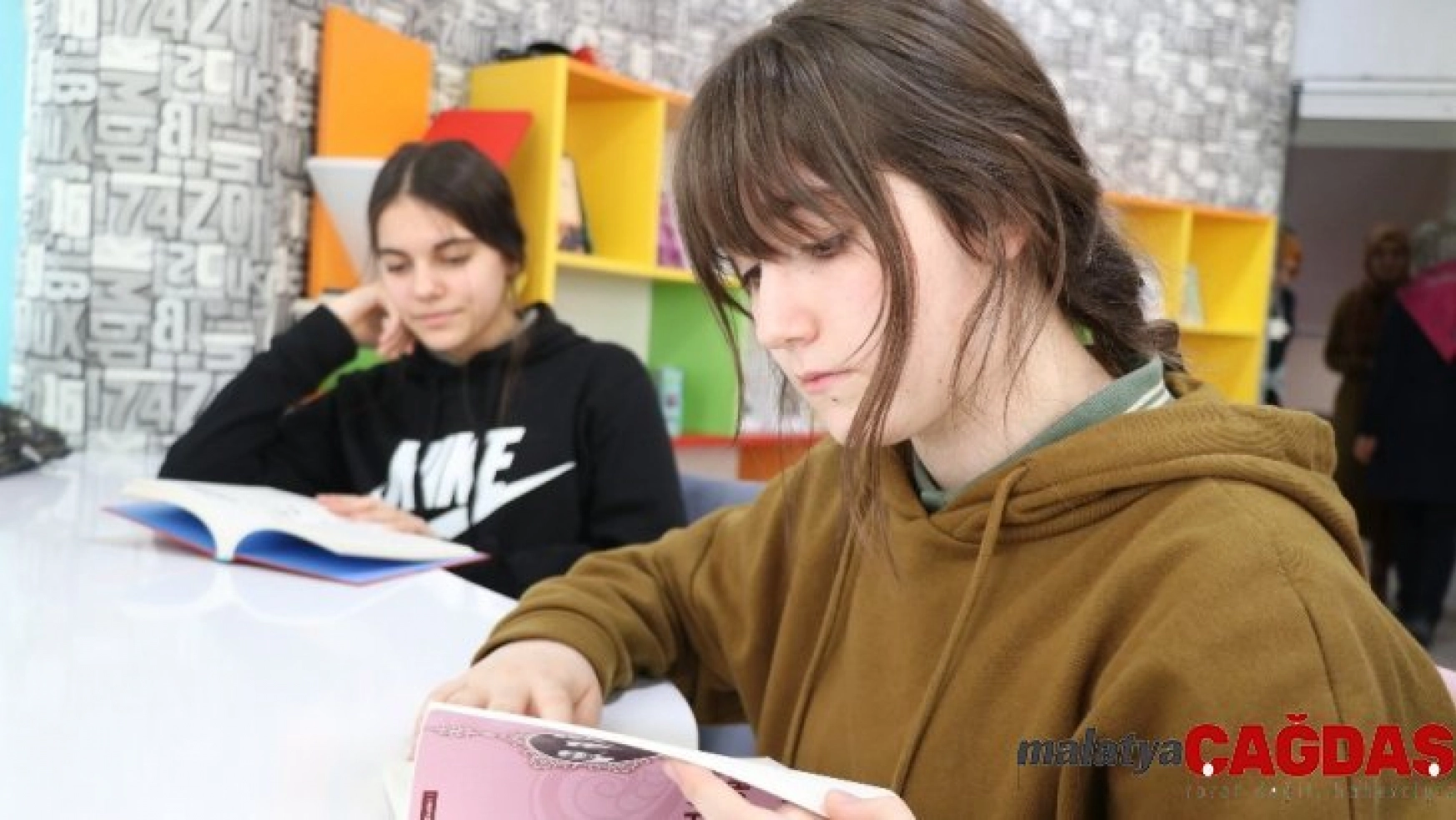 Aksaray'da okullarda açılan kütüphaneler öğrencilerin vizyonunu geliştiriyor
