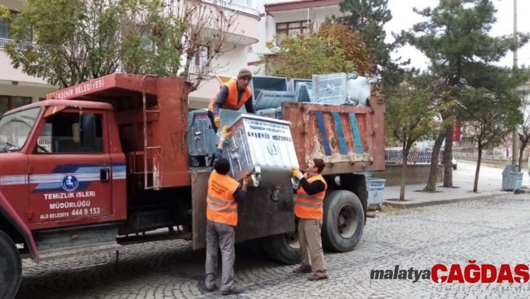 Akşehir'de çöp konteynerleri yenileniyor