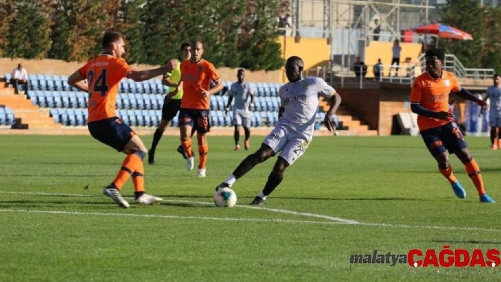 Ali Ravcı, Başakşehir ile oynanan hazırlık maçını değerlendirdi
