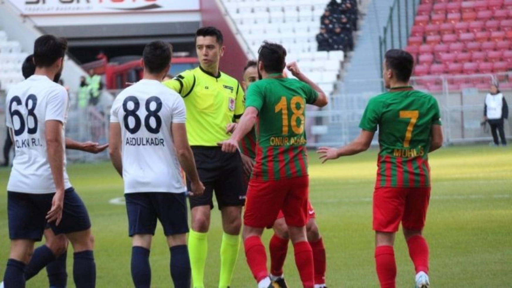 Amed Sportif Faaliyetler Hekimoğlu Trabzon'a sahasında yenildi