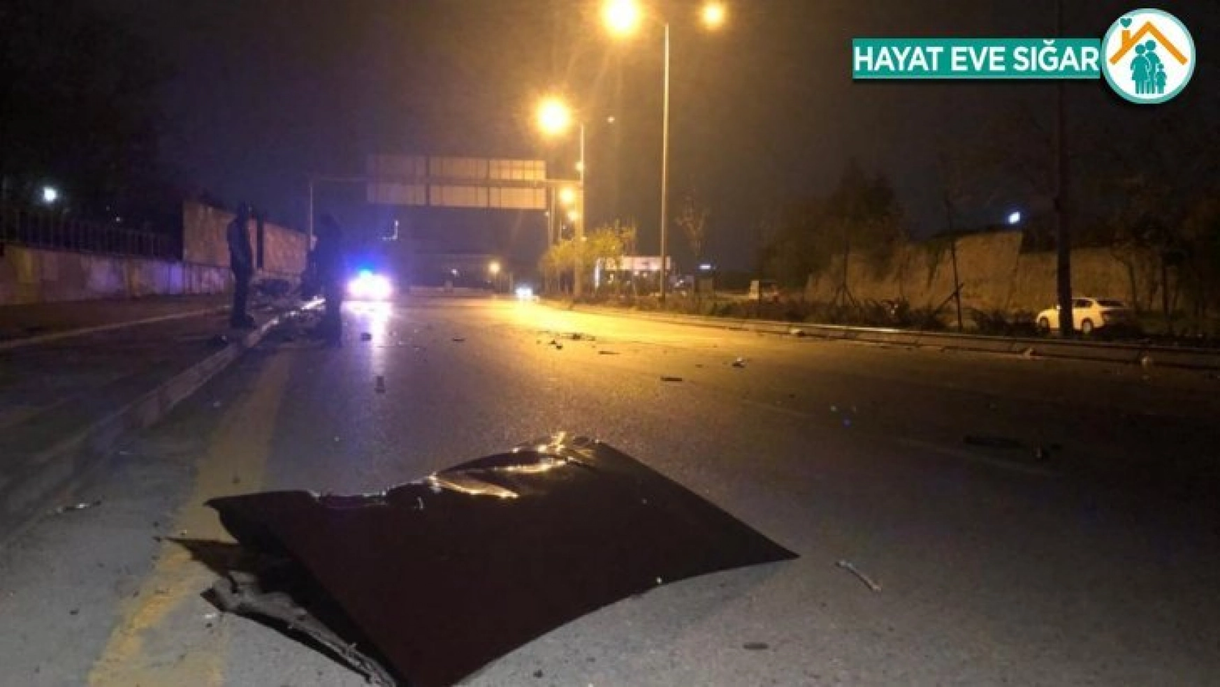 Ankara'da hurdaya dönen otomobilden sağ kurtuldular