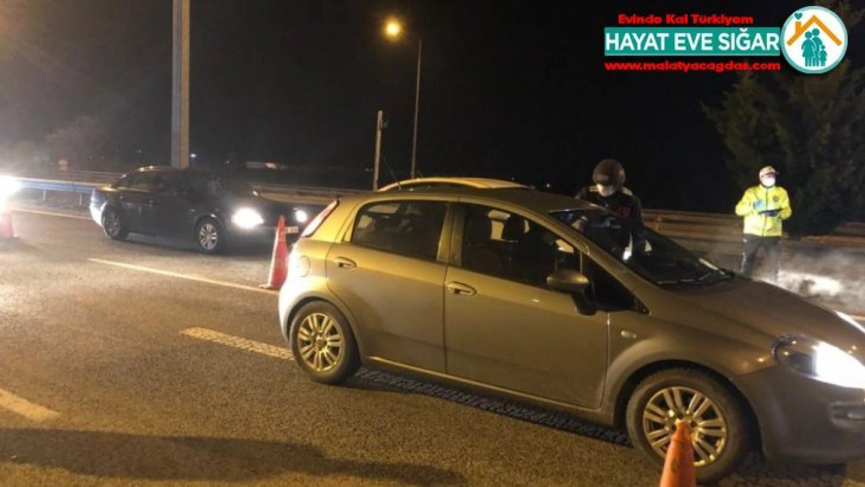 Ankara'da, İçişleri Bakanlığı tarafından yayımlanan genelge kapsamında şehre giriş ve çıkışlar durduruldu
