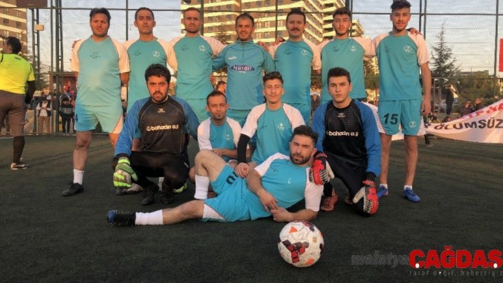 Ankara'daki Yozgatlılar, köyler arası futbol turnuvasında kıyasıya mücadele etti
