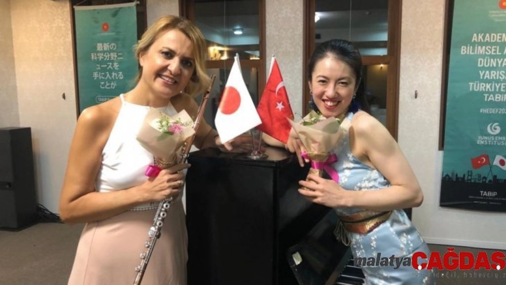 Antalyalı Sanatçı, Japonlara Türk eserlerini tanıttı