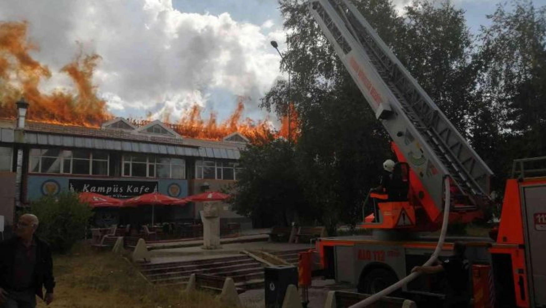 Atatürk Üniversitesi yemekhanesinde yangın