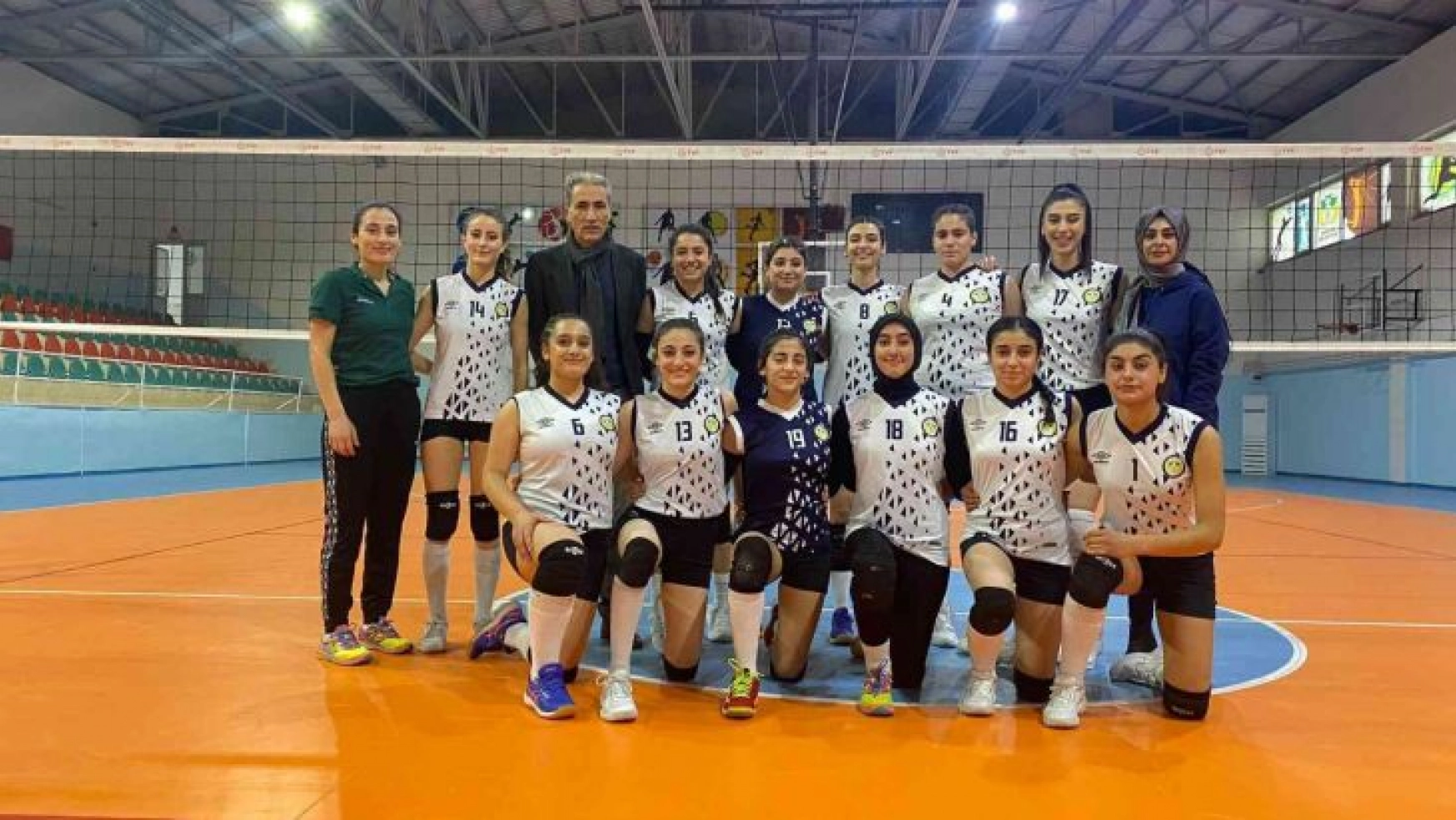 Bağlar Belediyespor Kadın Voleybol Takımı ikinci yarıya galibiyetle başladı