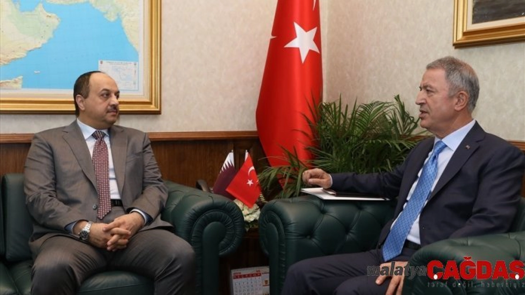 Bakan Akar, Katar Başbakan Yardımcısı ve Savunma Bakanı ile bir araya geldi