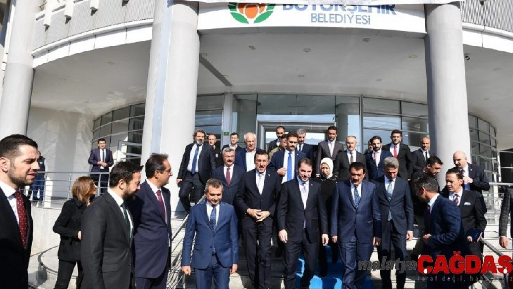 Bakan Albayrak, Malatya Büyükşehir Belediyesini  ziyaret etti