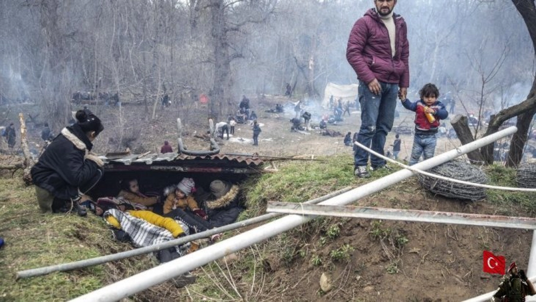 Bakan Çavuşoğlu,masum insanın üzerine utanmadan gaz bombaları atıyorlar