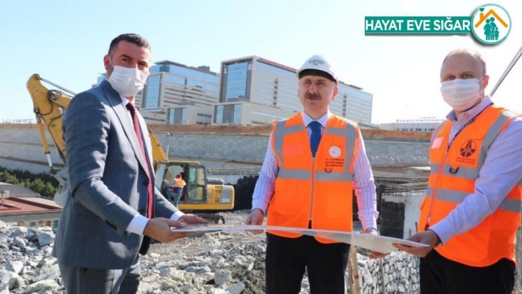 Bakan Karaismailoğlu: 'Söz verdiğimiz gibi 20 Mayıs'ta hastane, yolları ile beraber hizmet vermeye başlayacak'