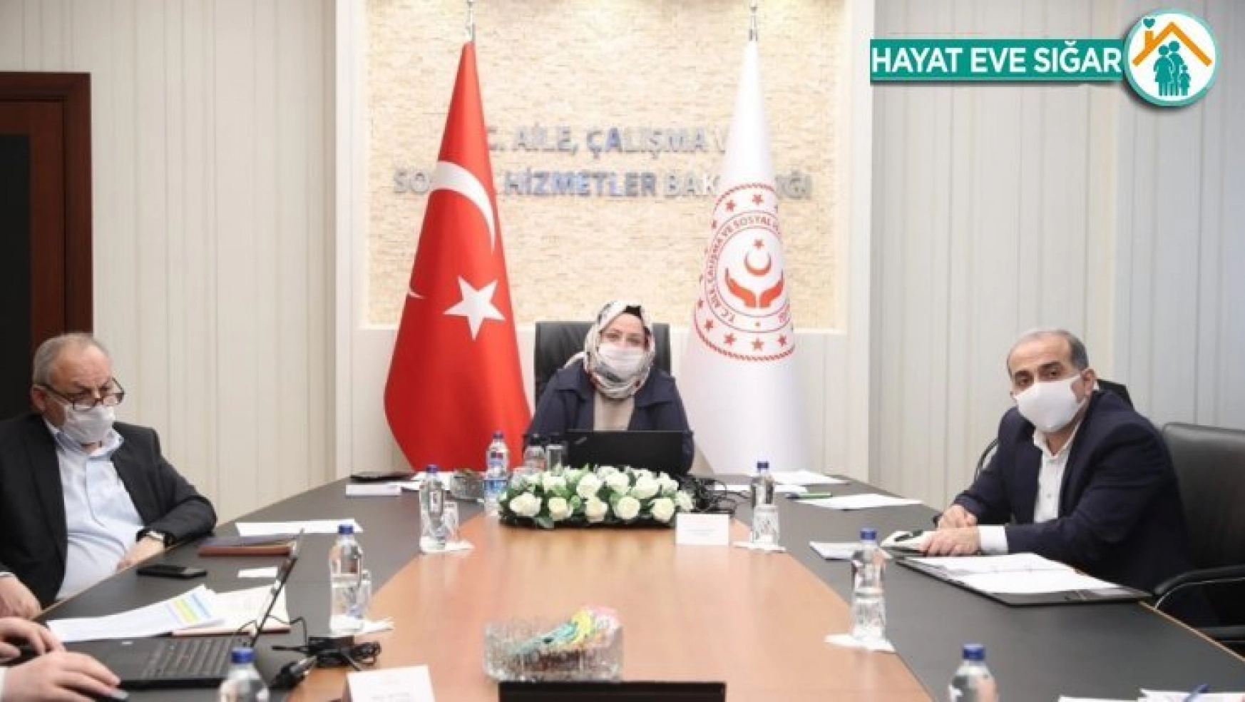 Bakan Selçuk, TÜRMOB ve TOBB Başkanları ile video konferansla 'Kısa Çalışma Ödeneği'ni görüştü