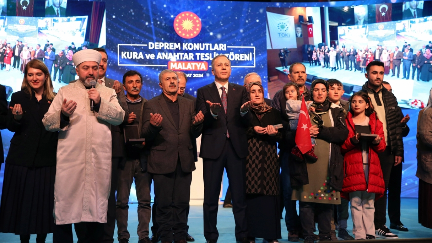 Bakanı Yerlikaya, Malatya'da 'Deprem Konutları Kura ve Teslim Töreni Katıldı