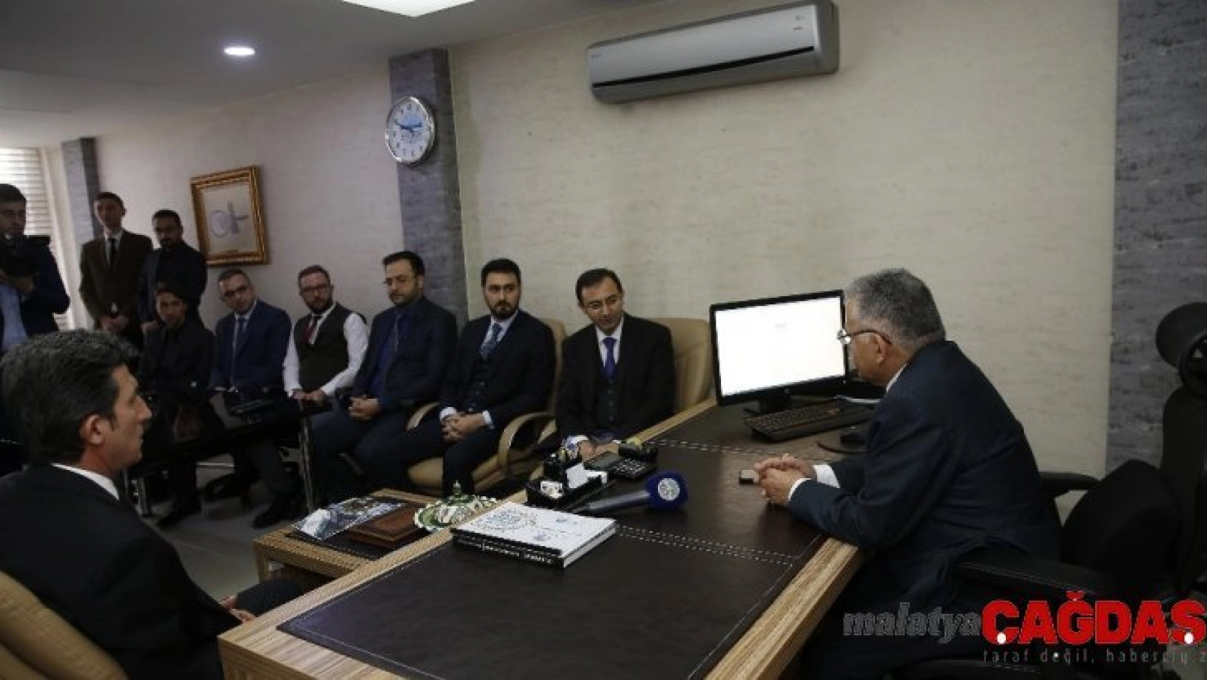 Başkan Büyükkılıç, belediye içindeki bazı birimleri ziyaret etti.
