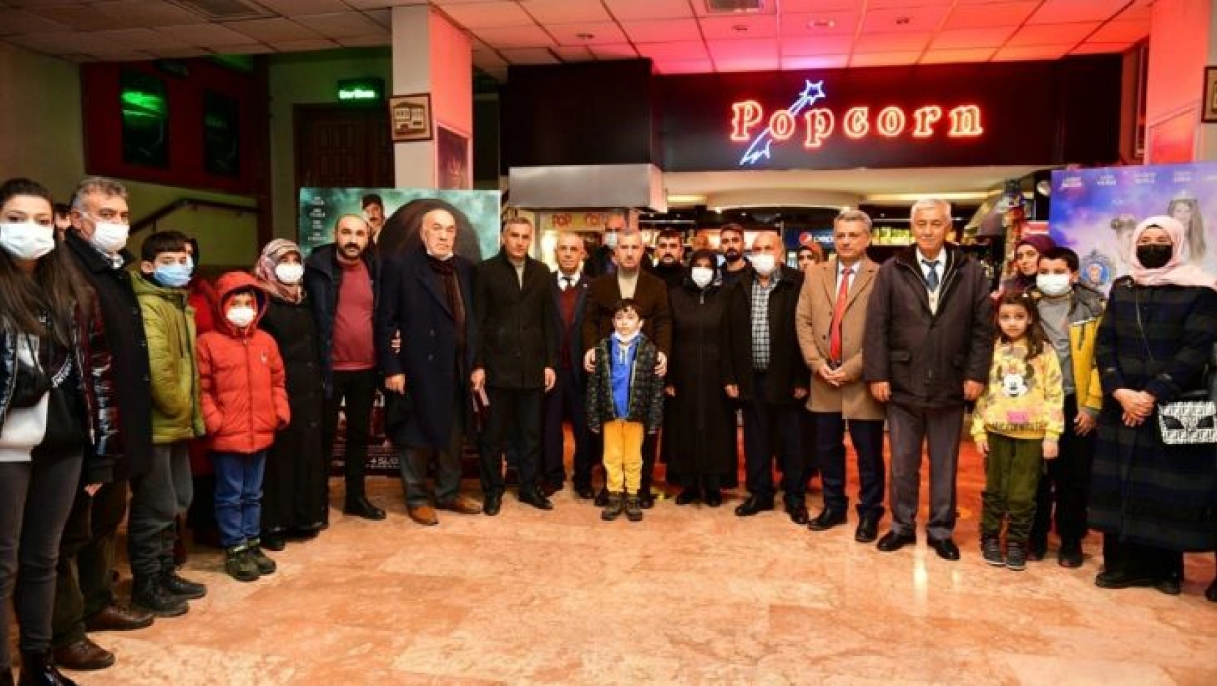 Başkan Çınar, Eren filmini şehit yakınları ve gazilerle birlikte izledi