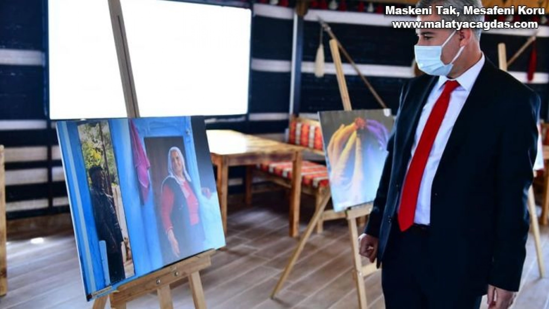 Başkan Çınar, kadın ve hayat fotoğraf sergisini gezdi
