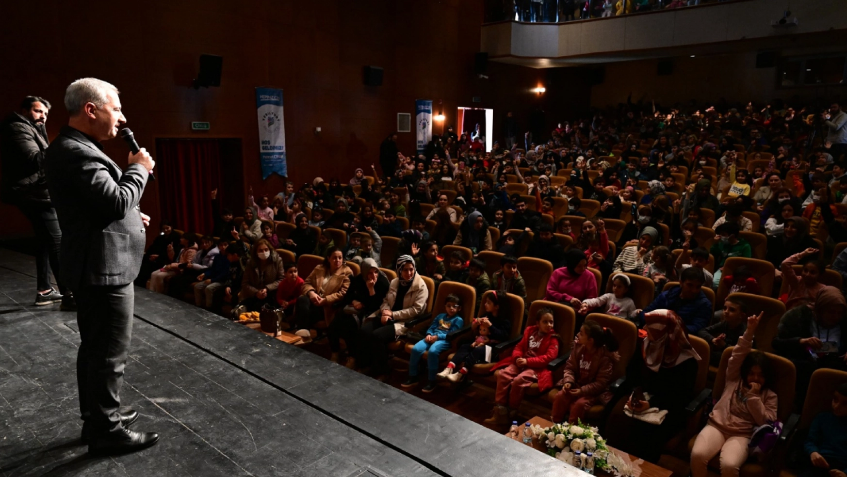 Başkan Çınar'dan Öğrencilere 'Ara Tatil Hediyesi' 
