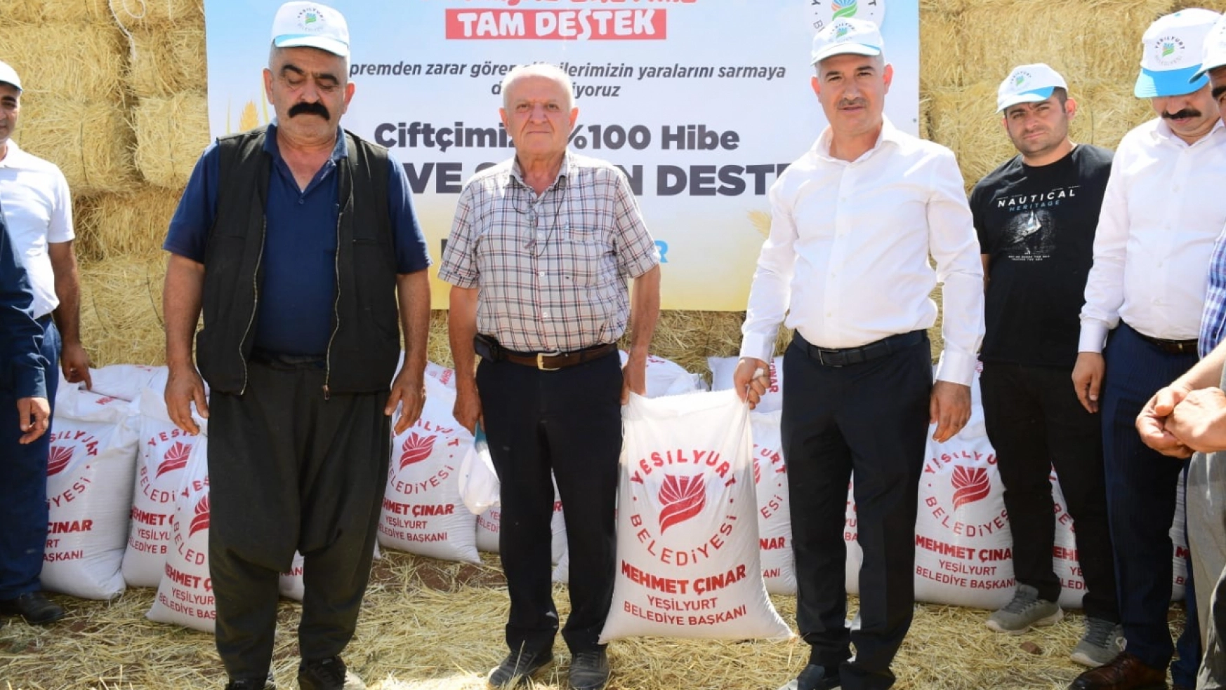 Başkan Çınar, Depremzede Çiftçimizin Yaralarını El Birliğiyle Sarıyoruz