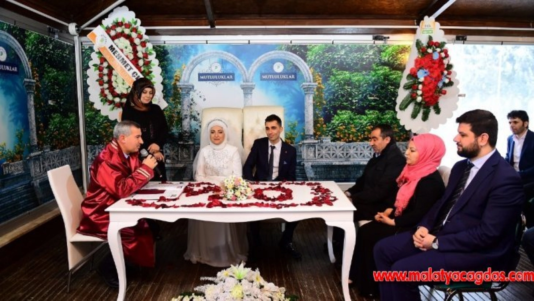 Başkan Çınar genç çiftlerin mutluluğuna ortak oldu