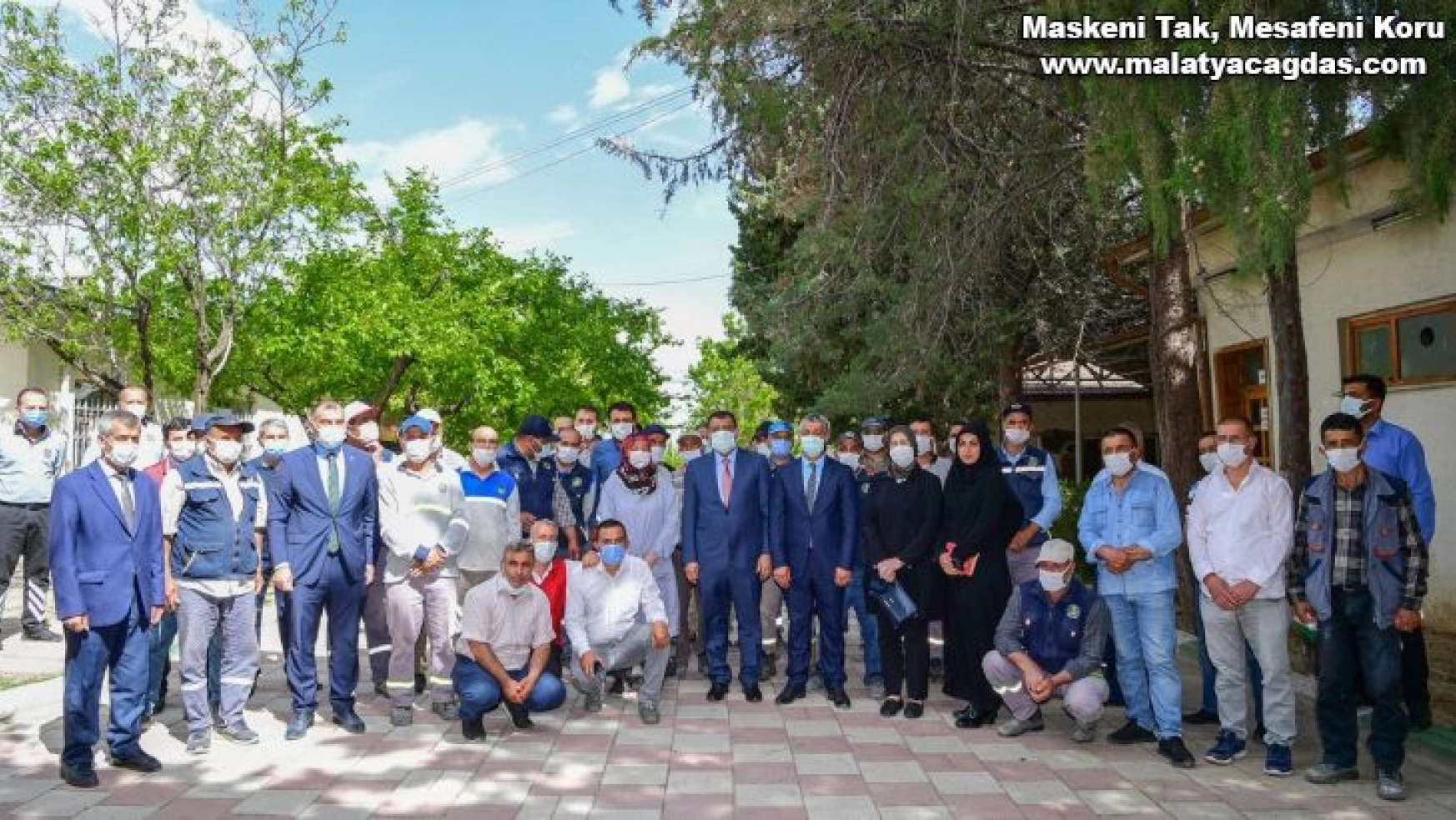 Başkan Gürkan, mezarlık personeliyle bir araya geldi