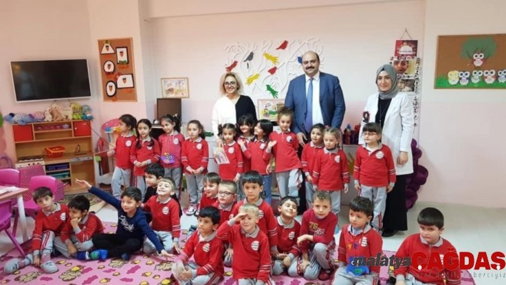 Başkan Orhan'dan anaokuluna minik sürpriz