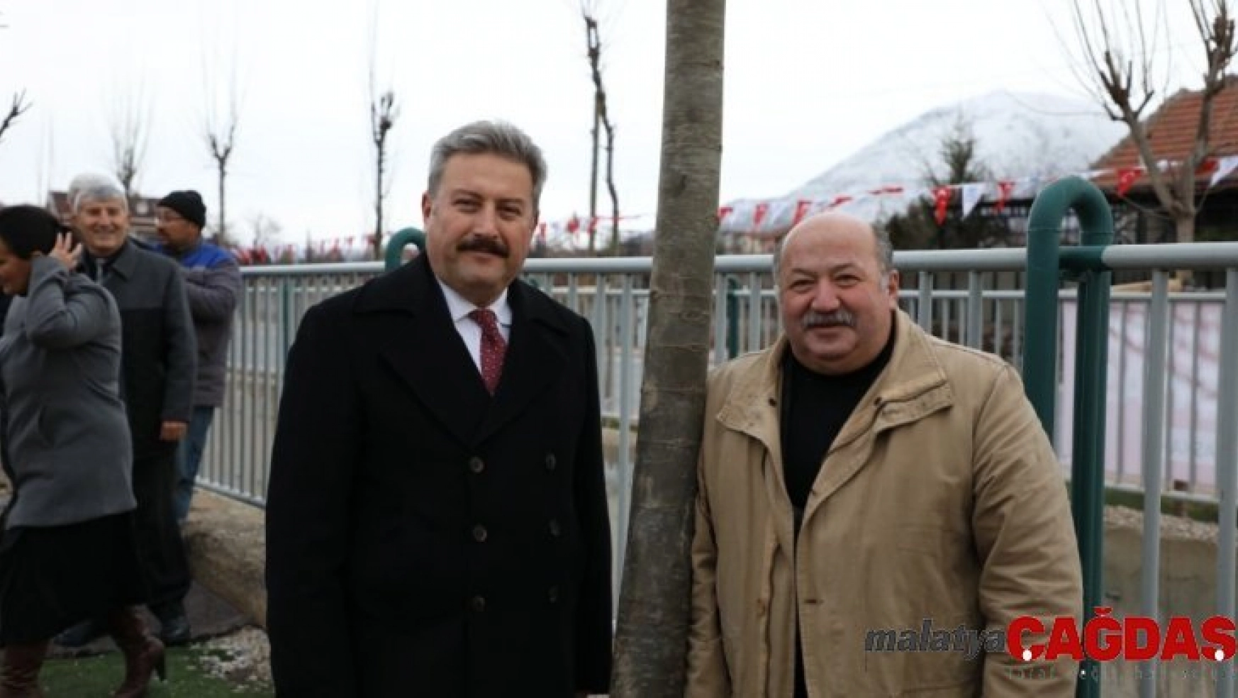 Başkanı Dr. Mustafa Palancıoğlu'fidan değil, ağaç dikiyoruz'