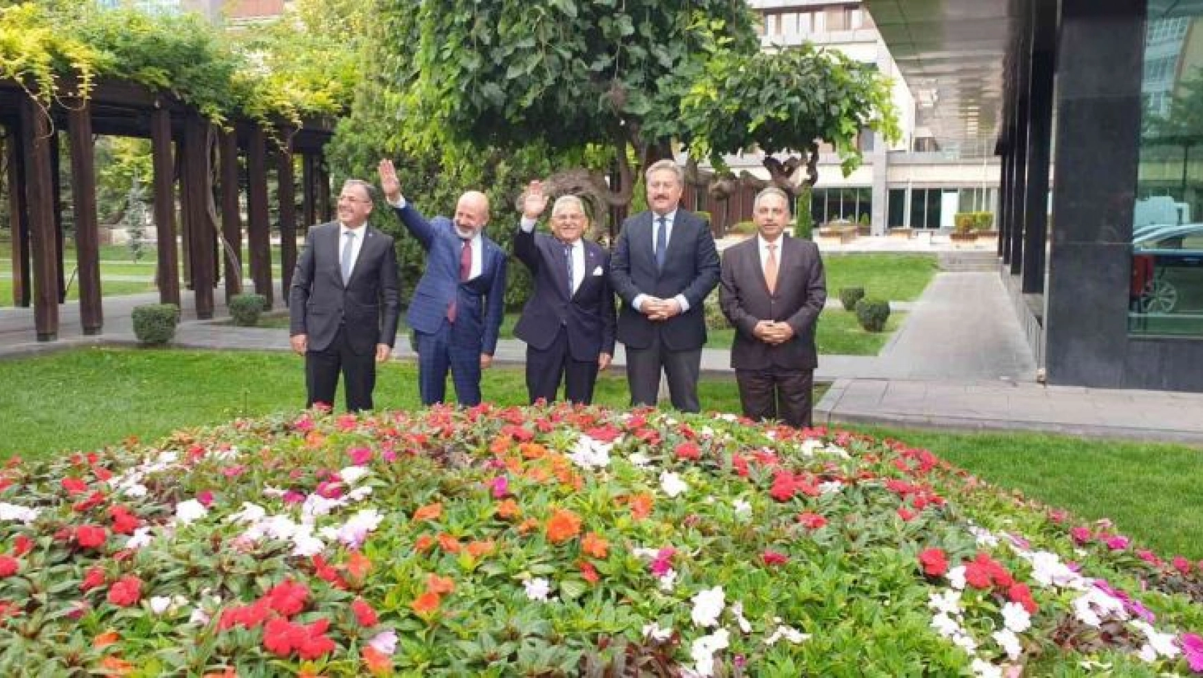 Başkanlar, Büyükşehir'de haftaya istişare ile başladı