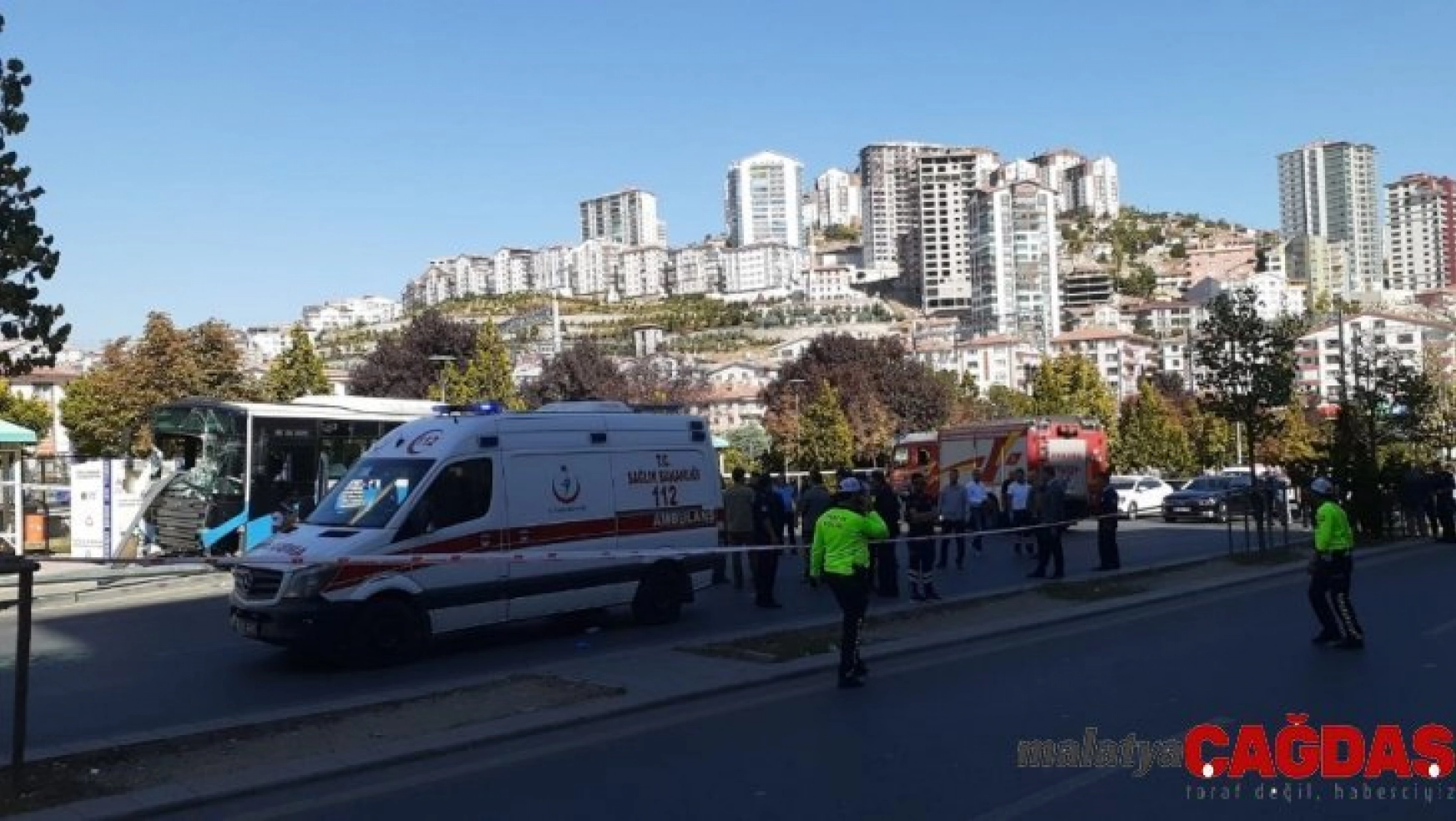 Başkent'te halk otobüsü yolcu dolu durağa girdi: 3 ölü