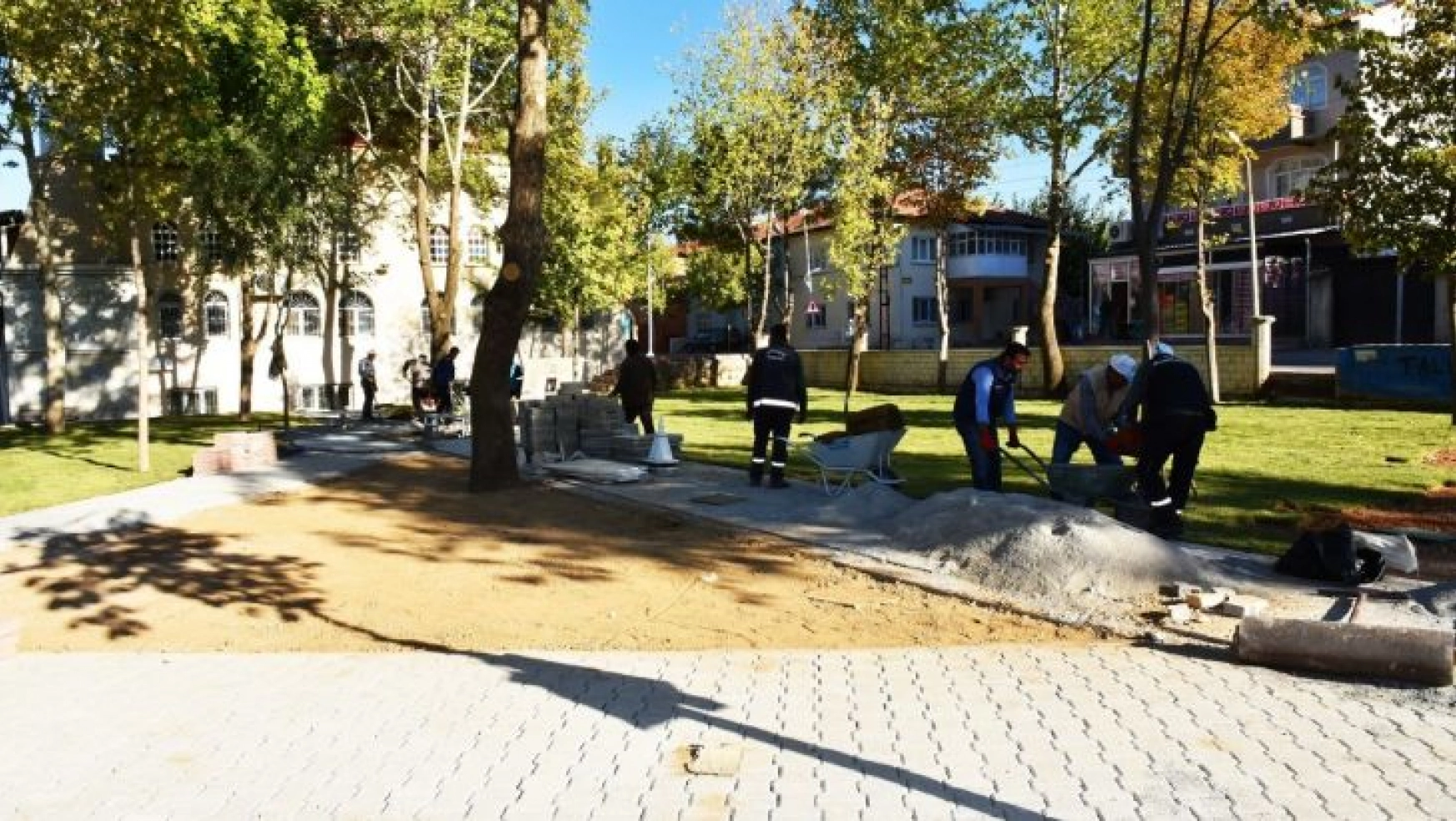 Battalgazi'deki parklarda revize çalışmaları sürüyor