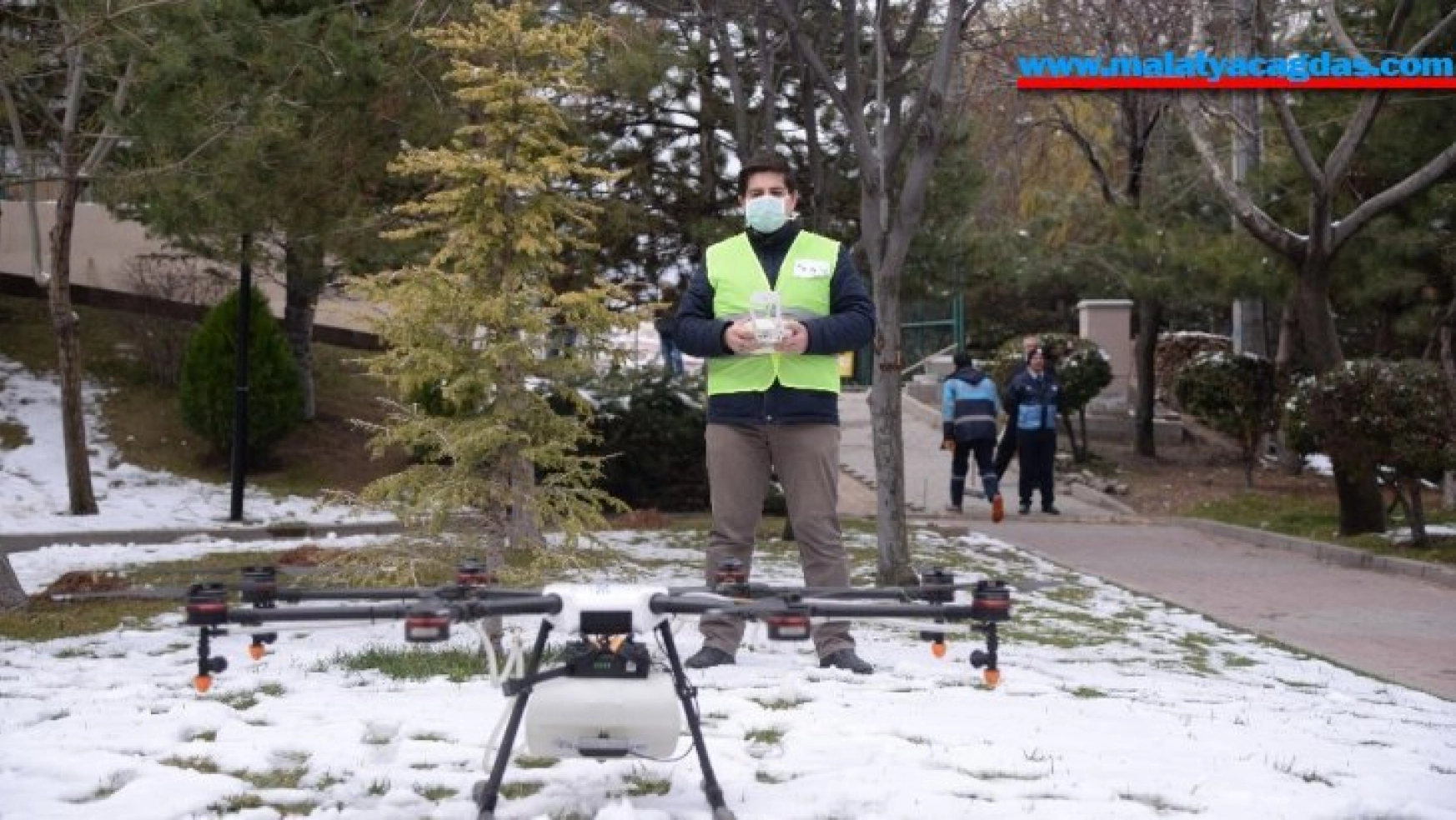 Belediyeden drone ile dezenfekte