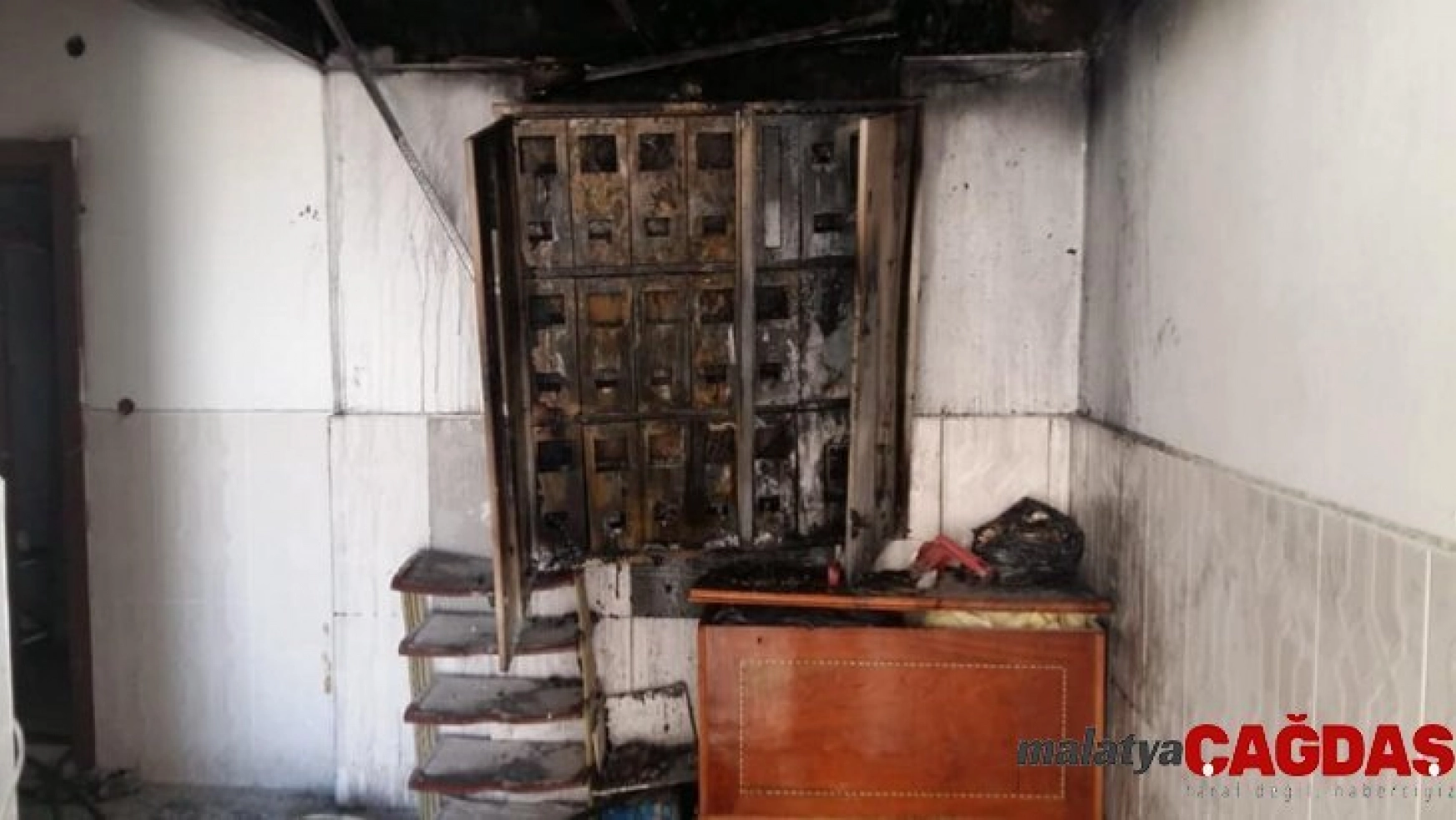 Besni'de evde çıkan yangın paniğe neden oldu
