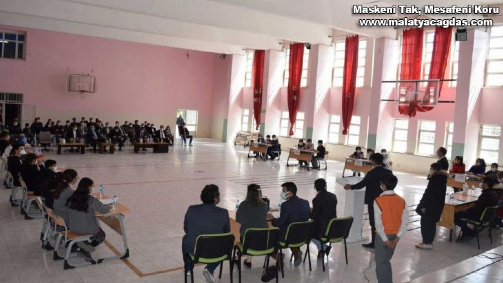 Besni'de ortaokullar arası bilgi yarışması