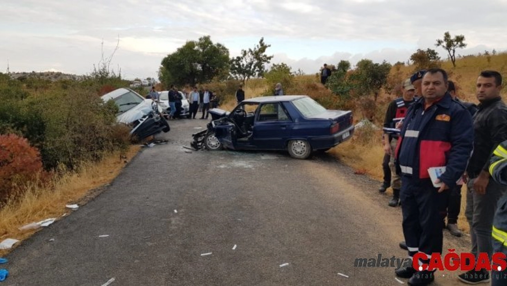 Besni'de trafik kazası: 6 yaralı