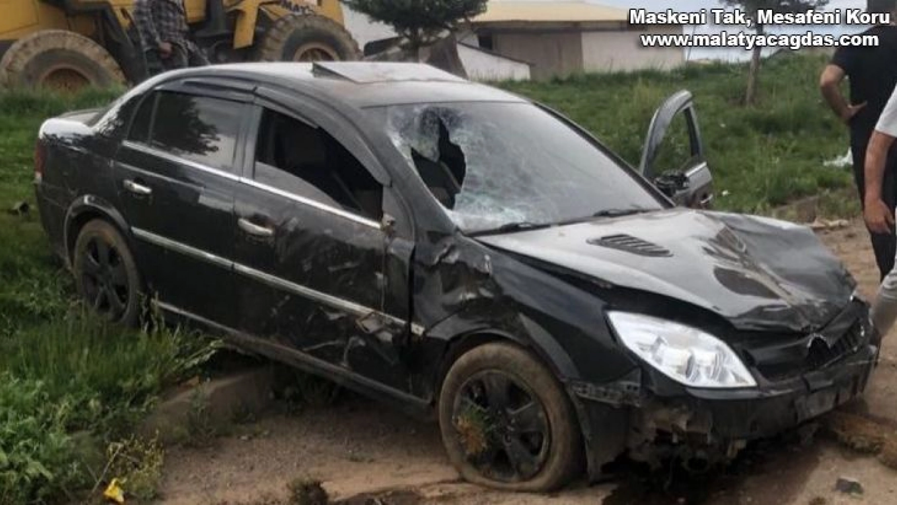 Bingöl'de otomobil yayalara çarptı: 1 ölü, 2 yaralı