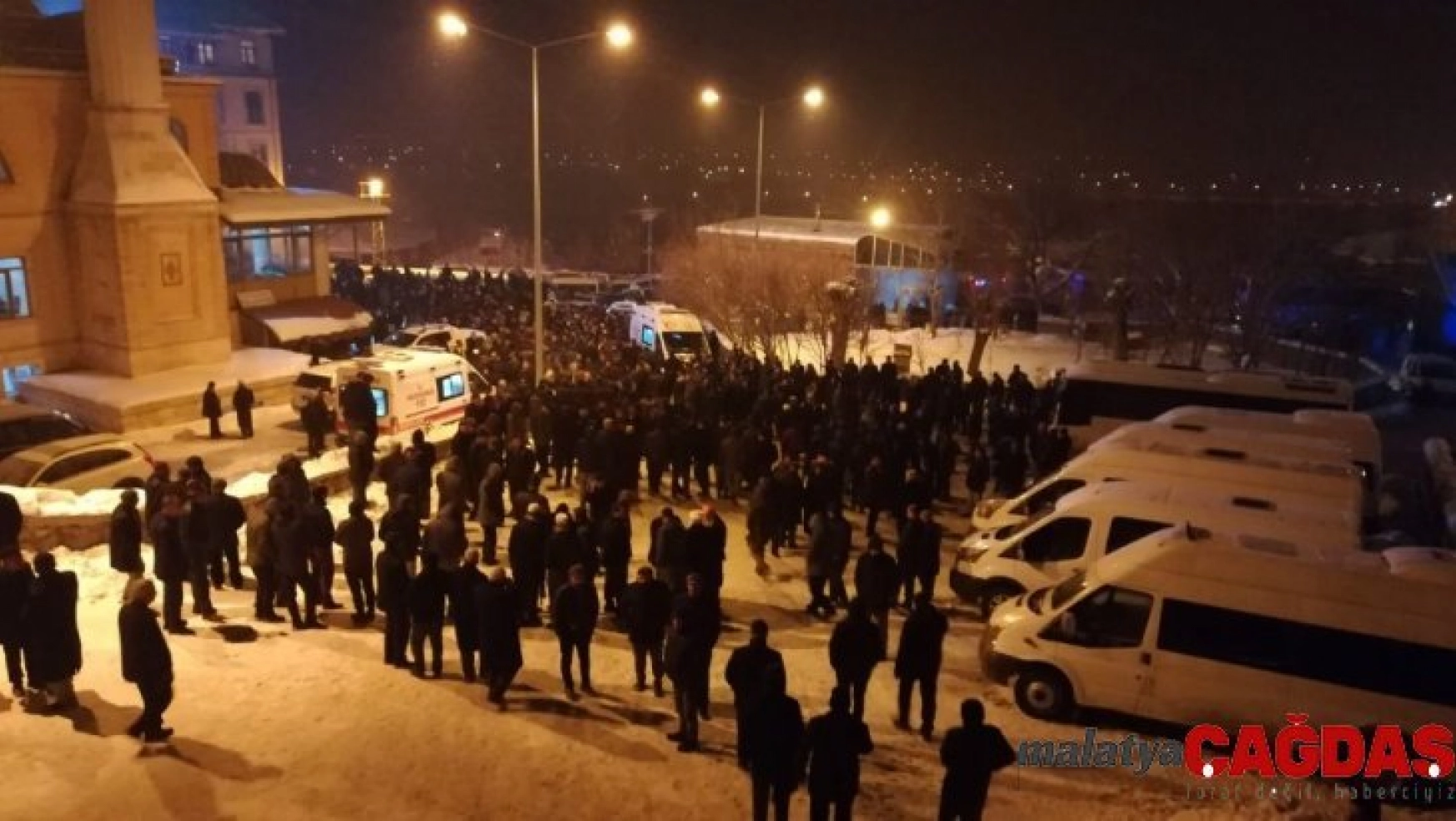 Bitlisli kanaat önderi Çevik, binlerce kişinin katılımıyla toprağa verildi