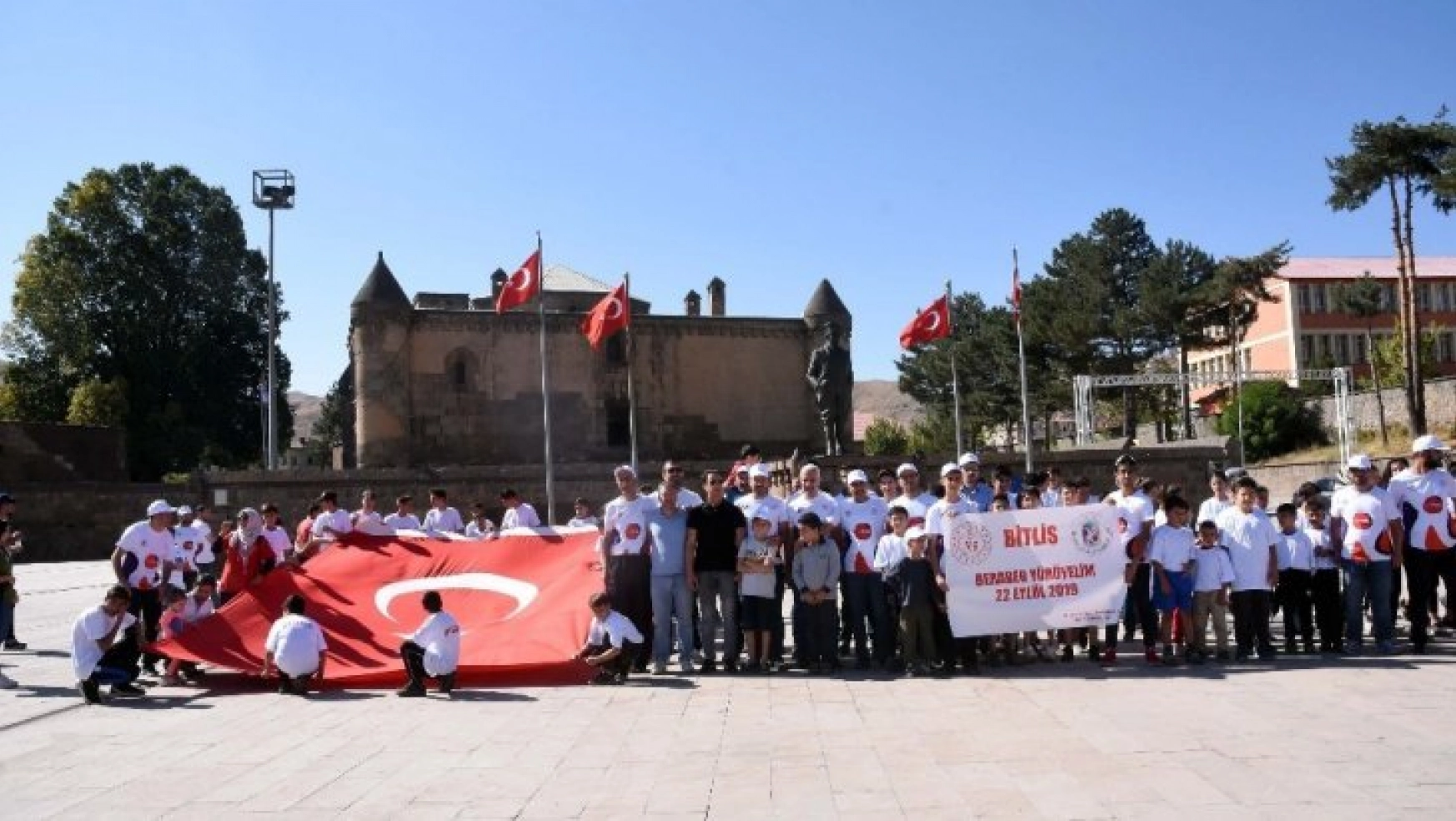 Bitlis'te herkes için spor yürüyüşü yapıldı
