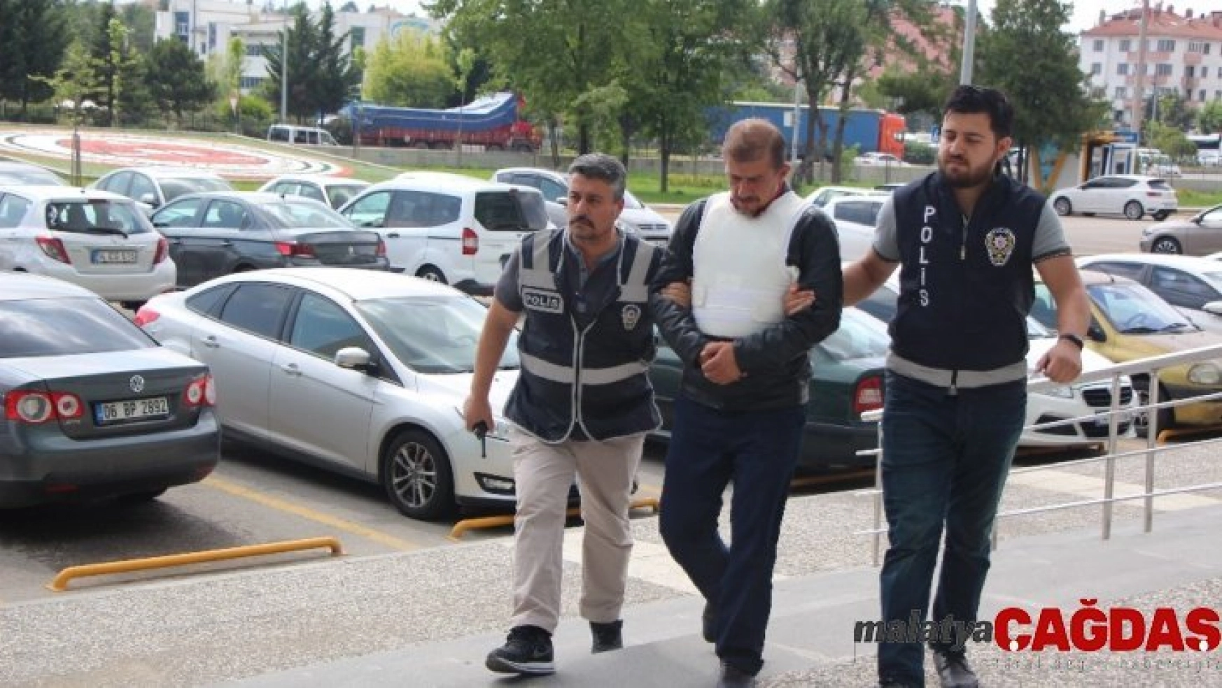 Bolu'da, alkollüyken oğlunu bıçaklayan tutuklu baba tahliye edildi