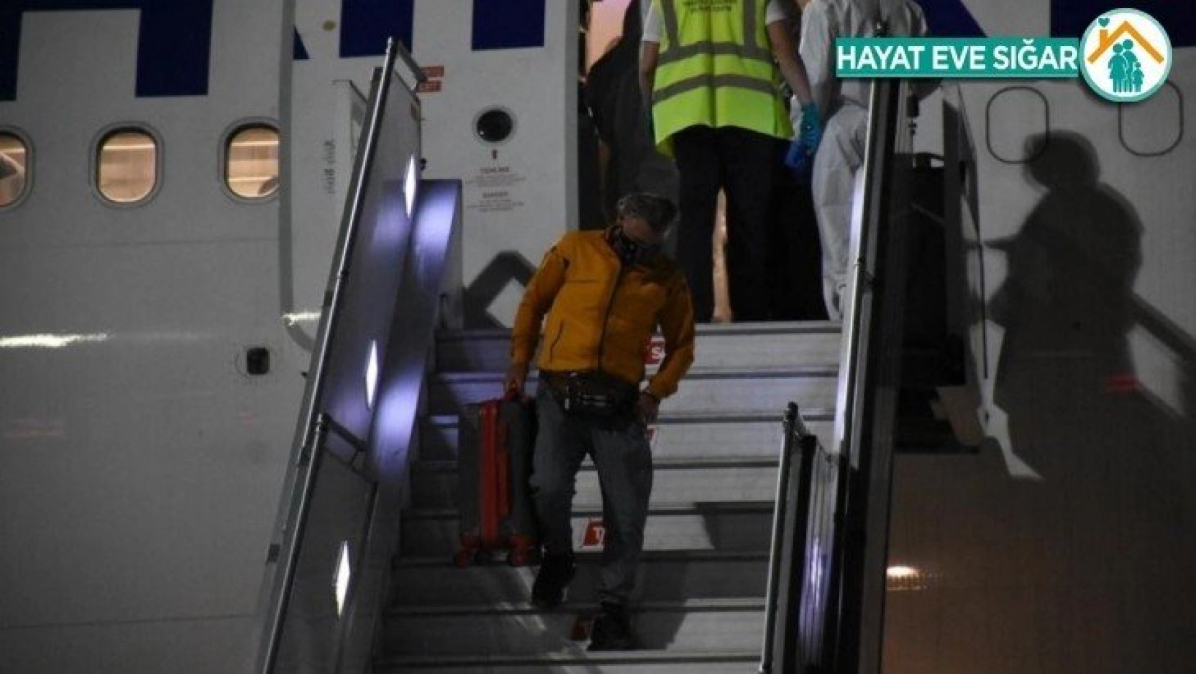 122 Türk vatandaşı İzmir'de karantinaya alındı