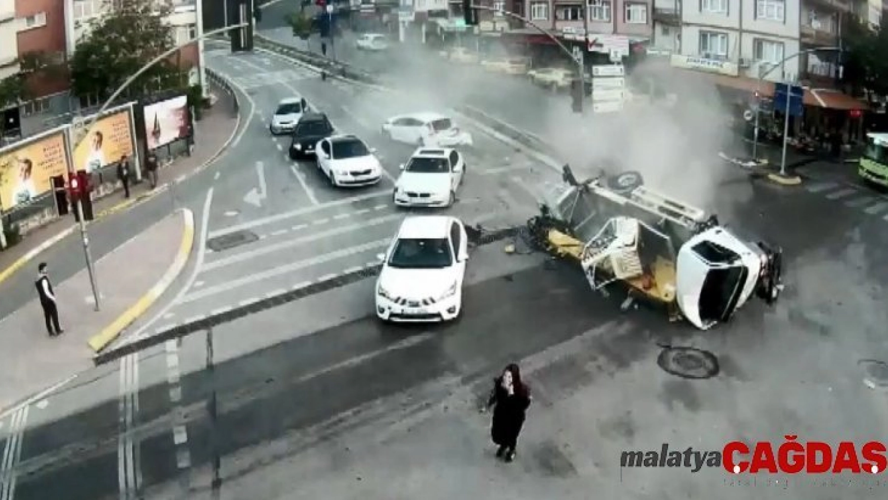 Bursa'daki feci kaza güvenlik kamerasında