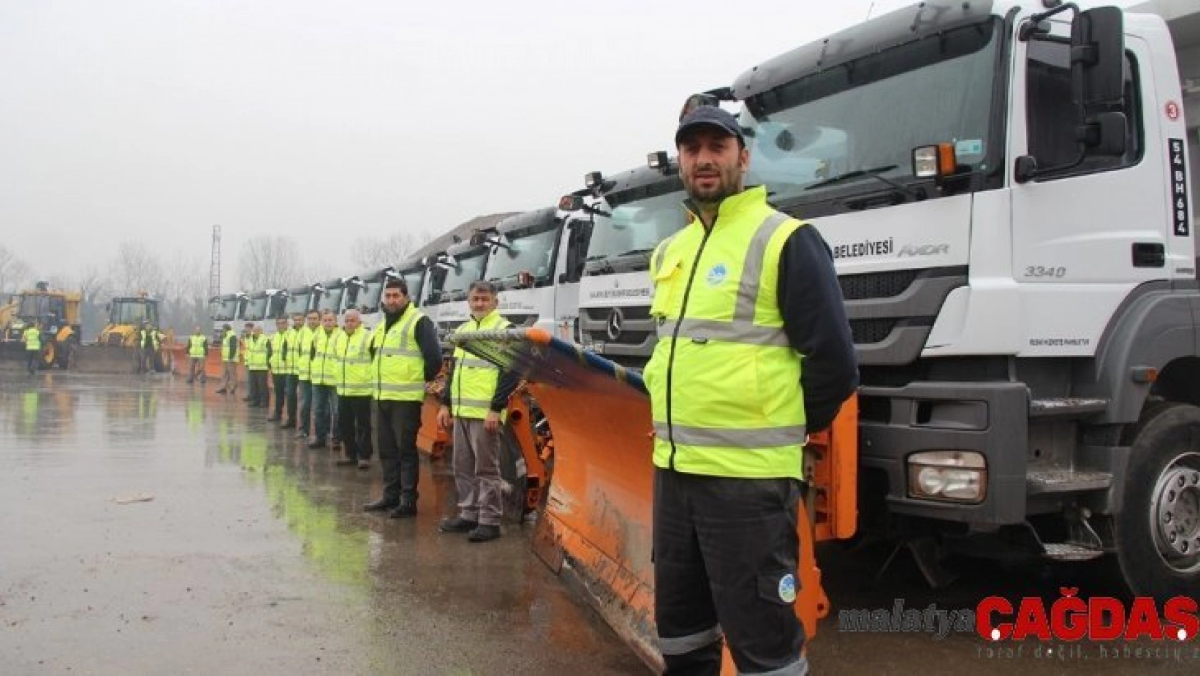 Büyükşehir 60 araç 150 personel ile karla mücadeleye hazır