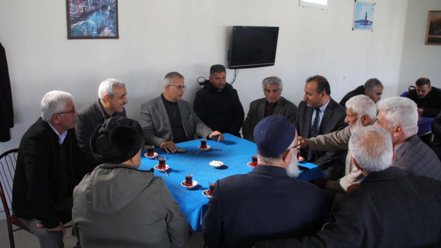 Büyükşehir Belediyesi Bağımsız Adayı Prof. Dr. Gezer, Yazıhan'ı Ziyaret Etti