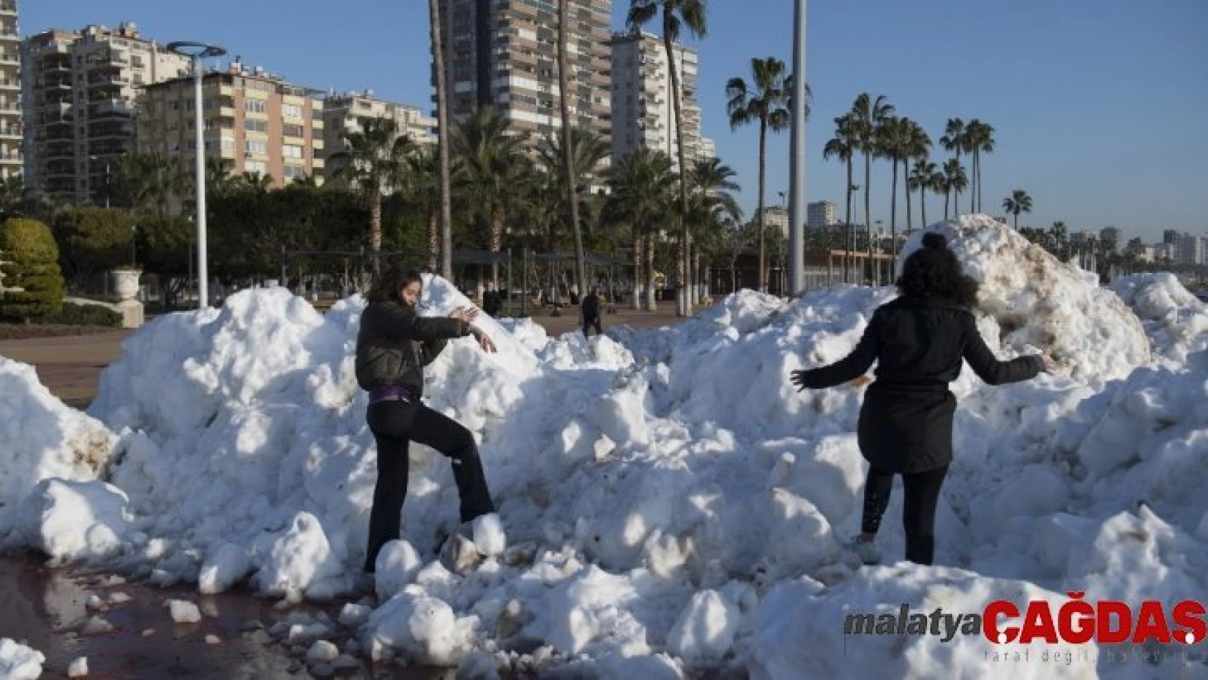Büyükşehir Belediyesinden Mersinlilere kar sürprizi