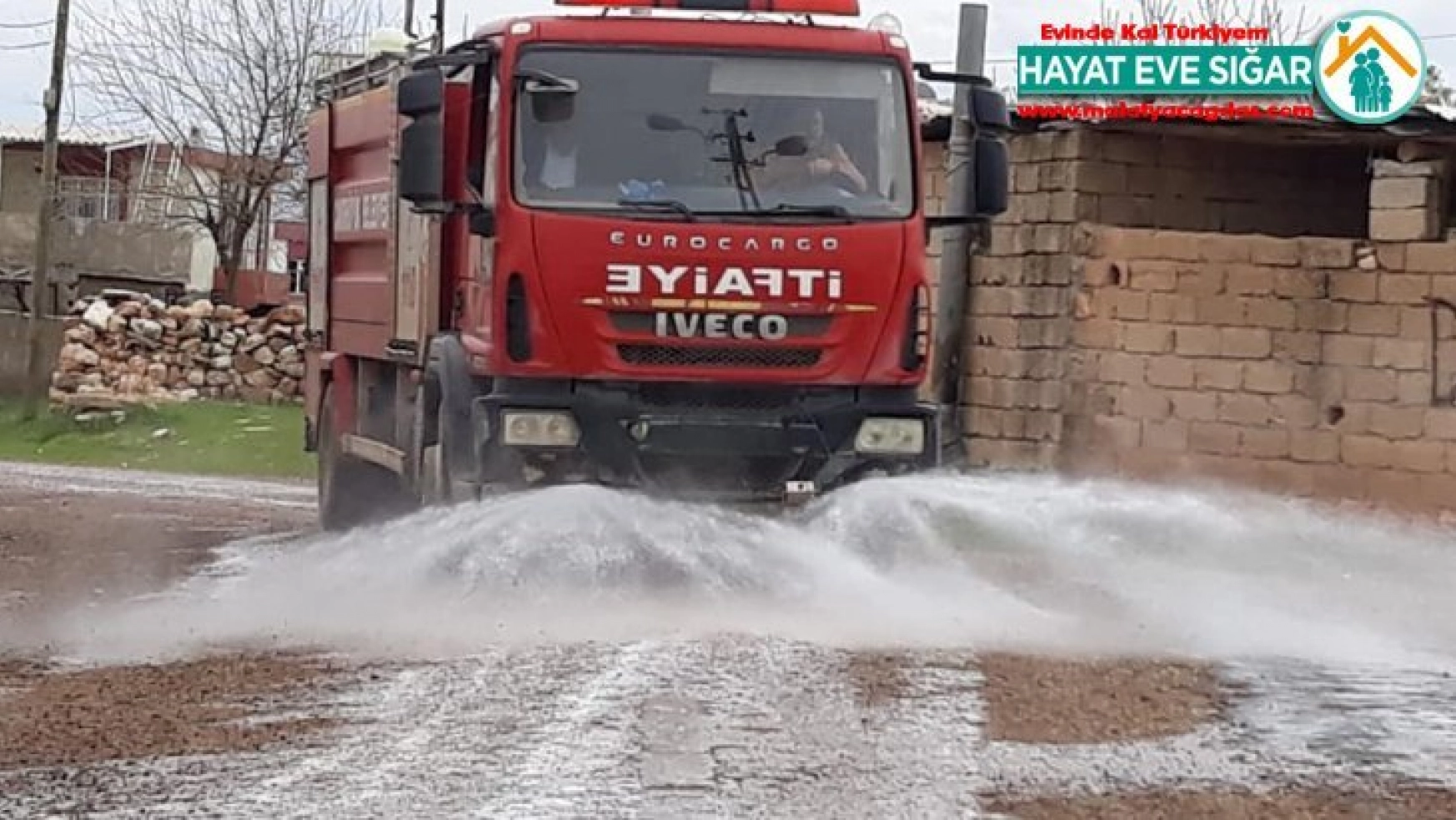 Çakırhöyük Belediyesi belde ve köyleri dezenfekte ediyor