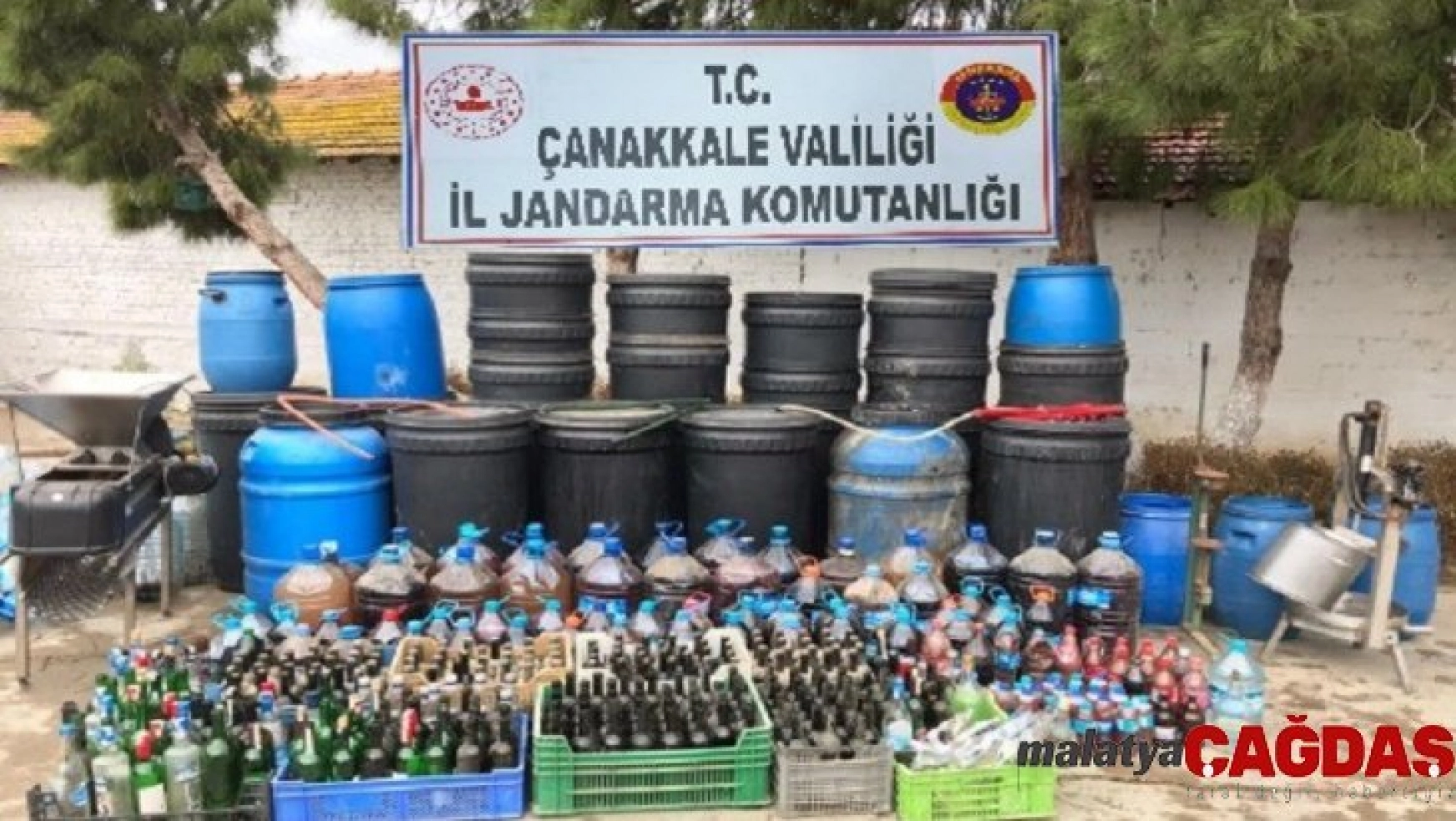Çanakkale'de kaçak içki operasyonu: 4 gözaltı