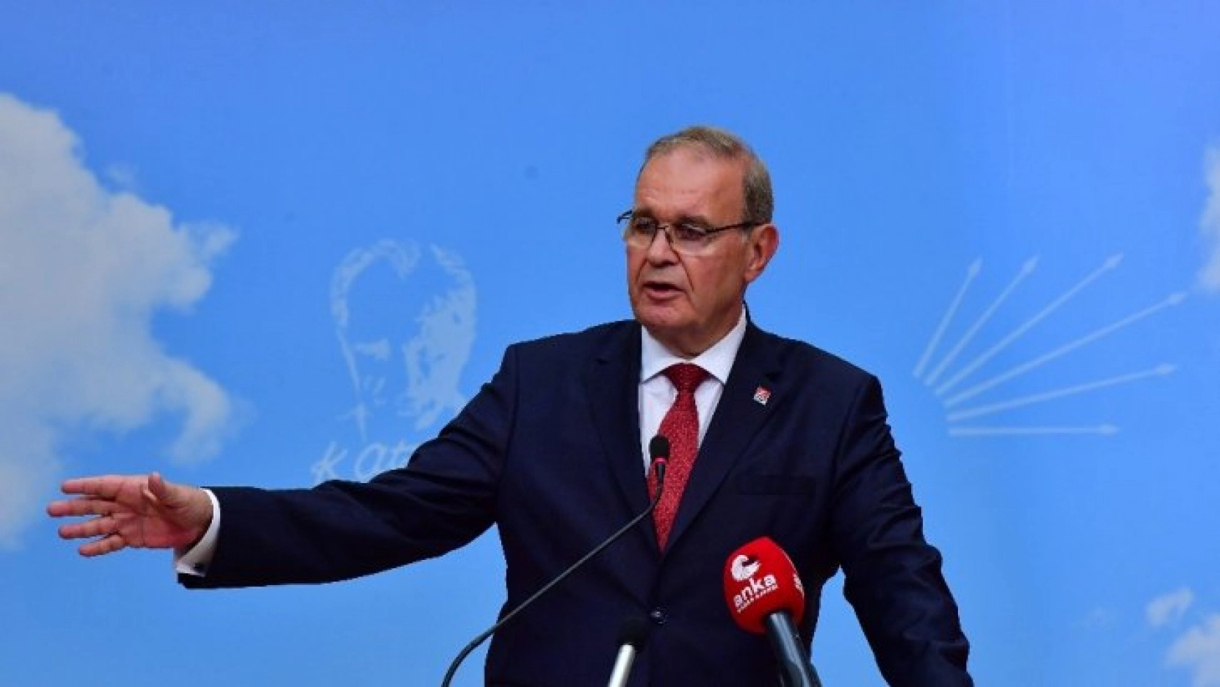 CHP Sözcüsü Öztrak: 'CHP, Cumhuriyeti er geç tam demokrasi ile taçlandıracaktır'