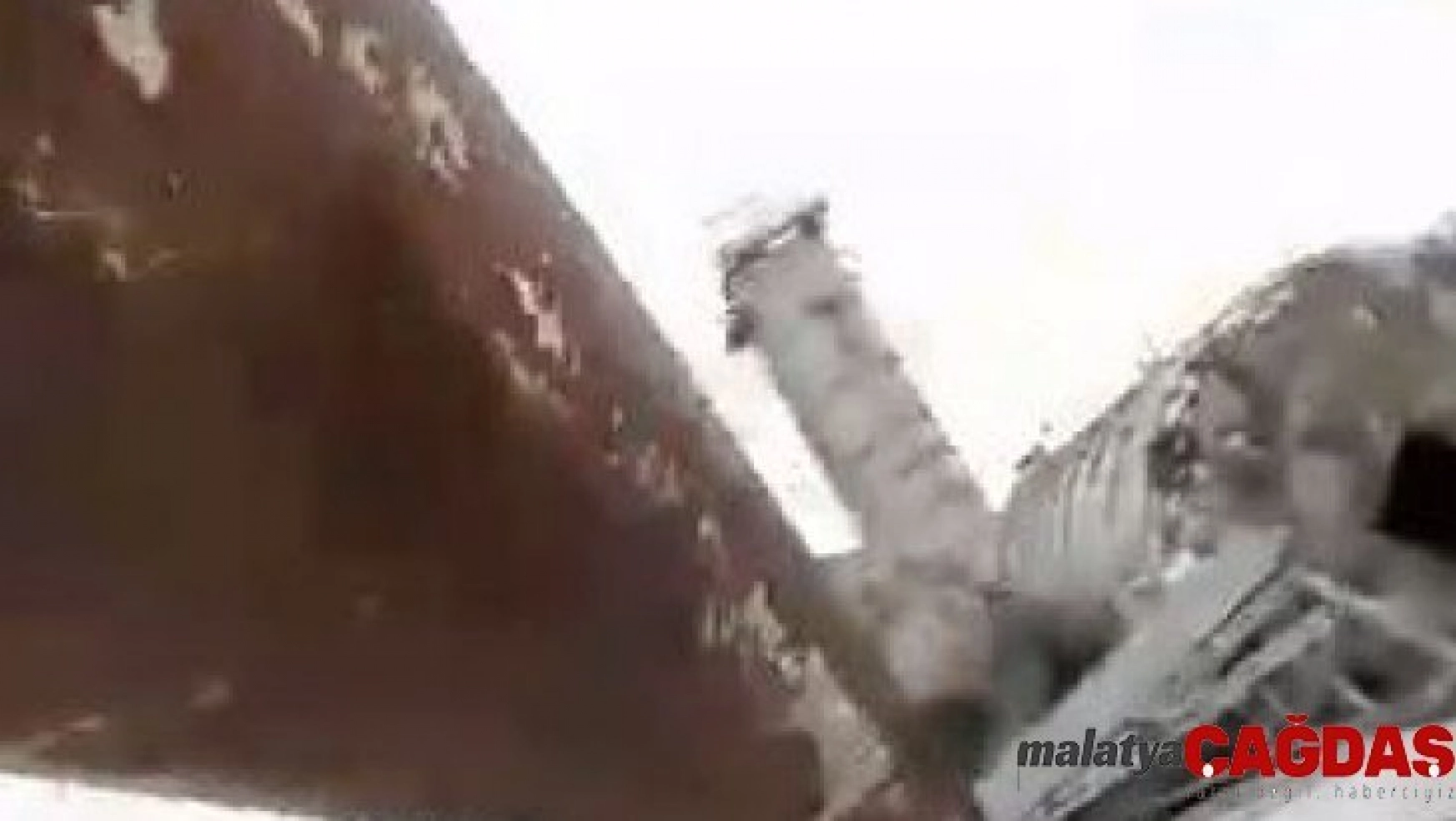 Çimento fabrikasının silosu aracının üzerine devrilen kişi şok yaşadı